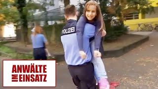 Unfähige Mutter Kinder werden von Polizei abgeholt  12  Anwälte im Einsatz  SAT1 [upl. by Atahs]