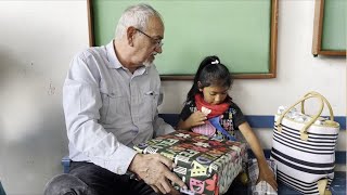 260 niños de Rafalex fueron apadrinados y recibieron su regalo por Navidad [upl. by Acnalb]