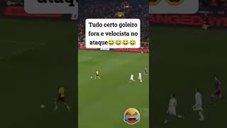 Tudo certo goleiro velocista no ataque 🤣🤣🤣🤣🤣 naoflopa futebol engraçado [upl. by Eemla]