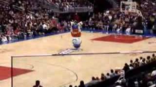 Harlem Globetrotter Mascot Dancing [upl. by Hanshaw395]