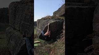 Steep Arête Low  7A Clifftop Boulders boulderinguk climbing peakdistrictbouldering ukclimbing [upl. by Yelyr]