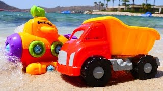 Camioncino alla ricerca di sottomarinoVideo per bambini Giochi sulla spiaggia [upl. by Bunnie]