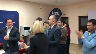 Reactii de la sediul USR după rezultatele alegerilor prezidentiale [upl. by Ailemrac799]