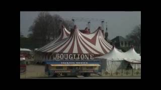 Cirque Bouglione par Robert Devin [upl. by Llehsyt]