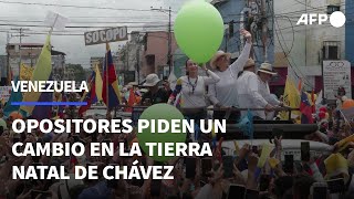 Miles de opositores venezolanos claman un quotcambioquot desde tierra natal de Chávez  AFP [upl. by Yttig719]