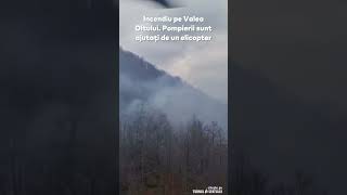 Incendiu pe Valea Oltului Pompierii sunt ajutați de un elicopter [upl. by Jose478]