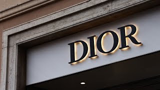 Une salariée de Dior soupçonnée d’avoir détourné plus d’15 million d’euros de produits de luxe [upl. by Oijres116]