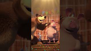 Joyeux anniversaire Michka 🎁🐻 Shorts EtLesBonnesManières mashaetmichka MashaBearFra animation [upl. by Nelak]