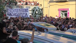 Crollo ponte Morandi i funerali dei 4 ragazzi di Torre del Greco quotNon cè perdono senza giustiziaquot [upl. by Anirdua]