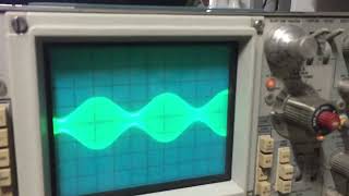 Tektronix 465 with 200MHz 500kHz 50 AM [upl. by Weinrich996]