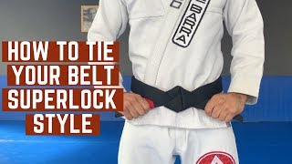 Brazilian JiuJitsu How to tie your belt superlock style [upl. by Nyram]