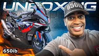 UNBOXING amp STARTING UP MY NEW 2023 BMW M 1000 RR [upl. by Gertrud]