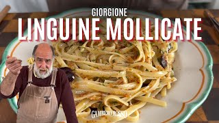 Linguine con MOLLICA FRITTA e BATTUTO DI OLIVE  La ricetta di Giorgione [upl. by Deena352]