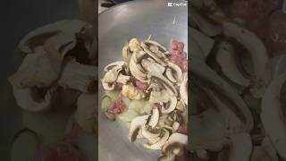 Funghi salsiccia funghi 🍄 shorts food cooking italianfood trending [upl. by Roper933]