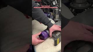 Dyson Werkstatt Akku einsetzen einbauen Reparatur Dyson V10 V11 Schalter wechseln shorts [upl. by Caron453]