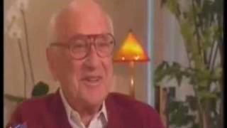 Milton Friedman  4 Formas de Gastar el Dinero [upl. by Enoed100]