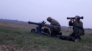 WW2 German paratroopers recoilless gun LG40  shooting with a replica [upl. by Ahsetan]