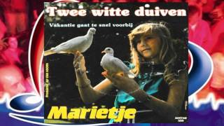 Marietje Verhoeven ♪ Vakantie gaat te snel Voorbij ♫ HQ [upl. by Zirtaeb62]