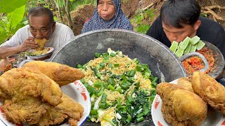 Mie Kuah Telur Ayam Fried Chicken Jumbo Sambal Jahanam Lagi Enak Makan Malah Hujan [upl. by Holman]