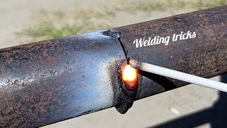 Not everyone knows the technique for welding pipes in vertical positions [upl. by Gerrit389]