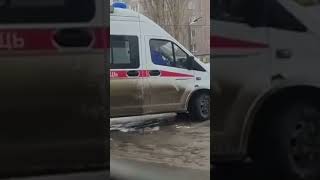 конфликт неадеквата на солярисе и скорой полное видео tmeskoraya911 [upl. by Einolem]