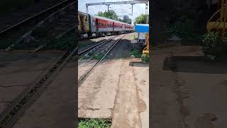 Cholan express leaving Mayiladuturai junction mayiladuthuraijunction cholanexpress [upl. by Dalohcin128]