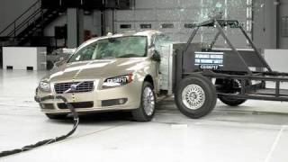 2007 Volvo S80 side IIHS crash test [upl. by Dian]