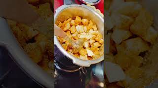 Damalu kachauri music bollywood love song hindisong food roti comedyfilms cooking [upl. by Phene688]