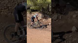 Cómo tomar una curva ciclismo cycling mtb shorts ibzugasti [upl. by Lraep401]