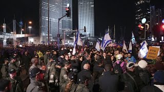 Manifestation contre le gouvernement de Benjamin Nétanyahou à TelAviv [upl. by Azitram785]