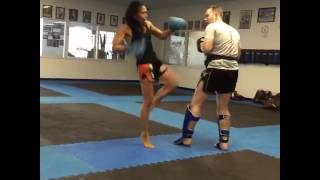 Nak Muay Ying Janet Todd smooth as it gets on the pads [upl. by Darcia53]