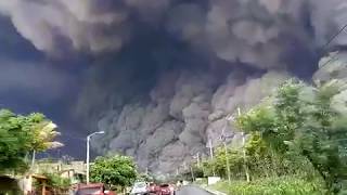 Pyroclastic Flow Volcán de Fuego Guatemala 040618 [upl. by Meier]