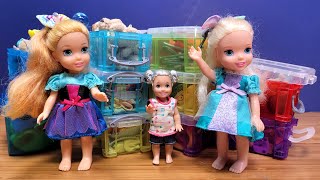 Packing  Elsa amp Anna toddlers are moving again  Barbie dolls [upl. by Liman]