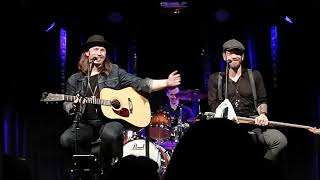 Tell me something  Gil amp Tal Ofarim unplugged Lindenkeller Freising  12012019 [upl. by Lleinad]