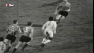 1965  080965 Feyenoord  Real Madrid Coen Moulijn wordt onderuitgeschopt [upl. by Grethel]