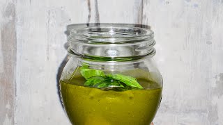 Vraie recette Pesto [upl. by Aneerak]