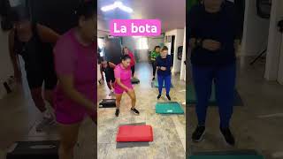 La bota en step zumba 🥰 zumbafitness dance relationfitmiestilodevida baile amorpropio [upl. by Bernardo563]