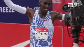 Kelvin Kiptum breaks the marathon world record with 20035 in Chicago [upl. by Tumer]