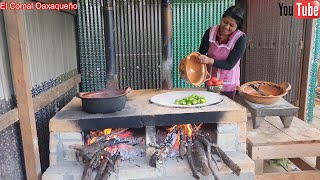 😀😋Hoy preparo un rico espinazo de puerco en salsa tatemada en mi casita del campo 😋😋 [upl. by Eledoya]