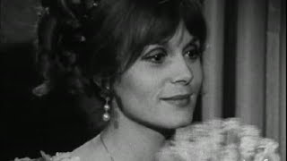 Françoise Dorléac  Julie de Chaverny Ou La double méprise [upl. by Marne]