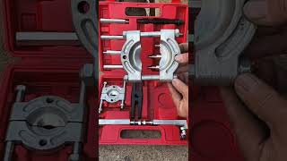 Double disc puller gearbox puller Chuck bearing puller good tools share bearing removal [upl. by Penoyer]