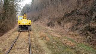 Zweiwegebagger auf der württembergischen Schwarzwaldbahn in Calw [upl. by Uphemia]