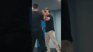 Questo Attrezzo di Wing Chun ti allena lEquilibrio [upl. by Annorah]