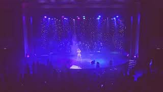 Birdy 丁詩瑀 world tour concert Sings 熱情的沙漠 [upl. by Ennairek]