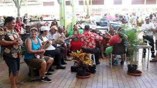 Musique tahitienne au marché de papeete [upl. by Annayehc]