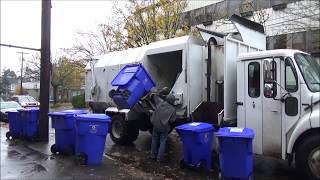 Heiberg Garbage Amrep Recycler Freightliner Manual Side Load Trash Truck [upl. by Chandler376]