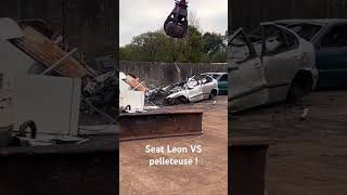 Pelleteuse VS Voiture 1 Seat Leon [upl. by Ecnedurp635]