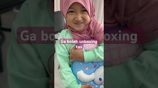 Raisya ga boleh unboxing tas nya shortvideo lucu trending comedy funny [upl. by Saretta]