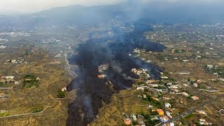 Éruption volcanique aux Canaries  coulées de lave et évacuations [upl. by Sirama480]