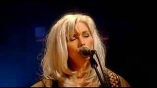 Emmylou Harris  How She Could Sing The Wildwood Flower [upl. by Egiaf]